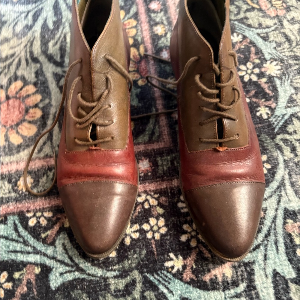 Women’s Vintage  Brown and Red Leather booties